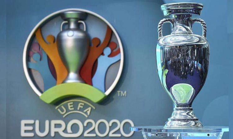 La Eurocopa se jugaría en 2021