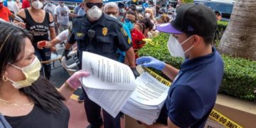 Casi 17 millones de trabajadores pierden el empleo en tres semanas en EE.UU