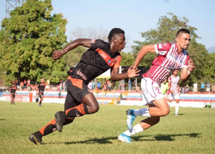 El Vencedor cederá la categoría de Primera División al Atlético Marte