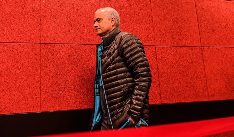 Mourinho también se saltó el confinamiento y es advertido por el Tottenham