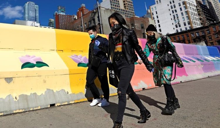 Infectólogo de la Casa Blanca ve posible reapertura parcial de EEUU en mayo