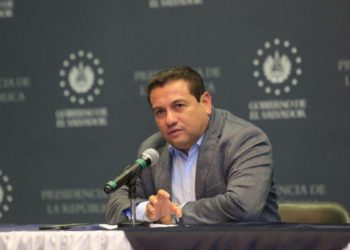 El ministro de trabajo Rolando Castro es una de las personas más importantes en la economía del país.