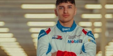 Piloto salvadoreño que corre en Europa sueña con alcanzar la Fórmula E o la Fórmula 1