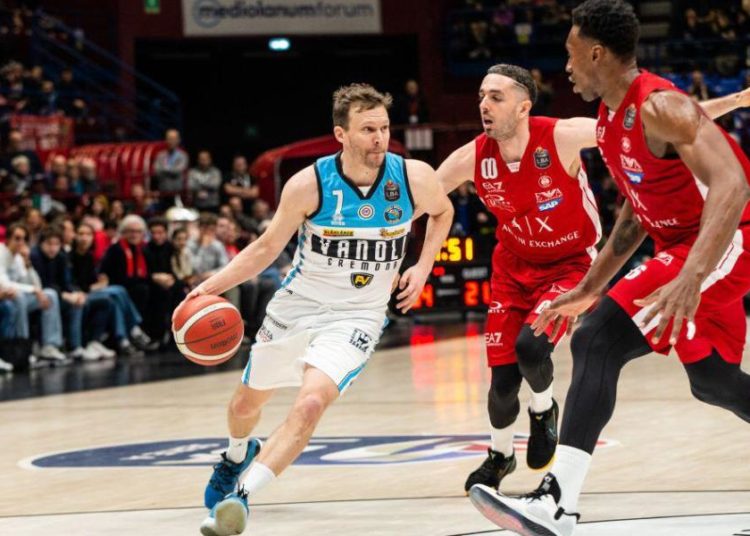 Cancelada la temporada de baloncesto en Italia