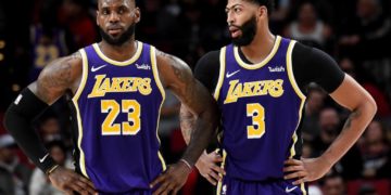Los Ángeles Lakers devuelven una ayuda financiera