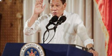 Ordenan disparar a matar a quien se salte el confinamiento en Filipinas