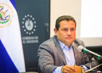 Ministro de Trabajo advierte a empresas de abstenerse de realizar despidos y suspensiones durante emergencia