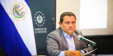 Ministro de Trabajo advierte a empresas de abstenerse de realizar despidos y suspensiones durante emergencia