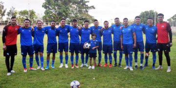 Futbolistas salvadoreños se unen para ayudar a 1,000 familias afectadas por la crisis