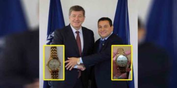 Sergio Arauz difama a ministro Rolando Castro por usar un supuesto Rolex de $15,000 cuando en realidad se trata de un reloj Citizen