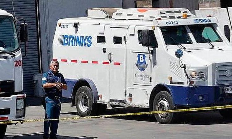 Roban casi $2 millones de un camión blindado en Santiago de Chile