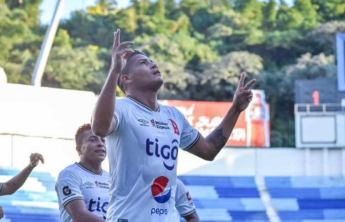 Alianza ya le consiguió equipo al “Puma” Peña