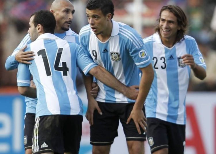 Racing quiere romper el mercado con un exdelantero de la Selección Argentina