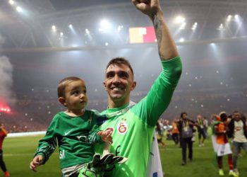 Muslera y el interés de Boca: «Siempre es lindo que suene tu nombre en un equipo tan importante»