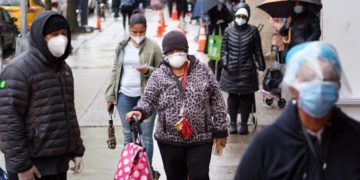 EE.UU supera 1.3 millones de casos y sigue culpando a China de COVID-19