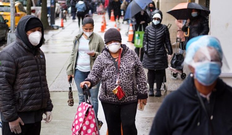 EE.UU supera 1.3 millones de casos y sigue culpando a China de COVID-19