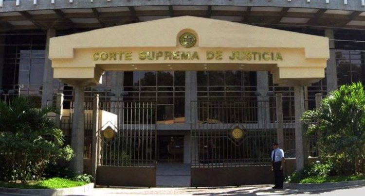 Presentan demanda contra decreto ejecutivo que prorroga estado de emergencia