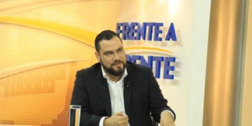 Ministro Mario Durán acusa a diputados de querer ‘desarmar’ al Gobierno en el combate al COVID-19