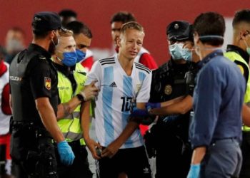La Liga interpondrá acciones penales a espontáneo que quiso hacerse foto con Messi
