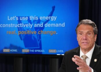 Cuomo celebra la cifra de muertes por coronavirus más baja en Nueva York