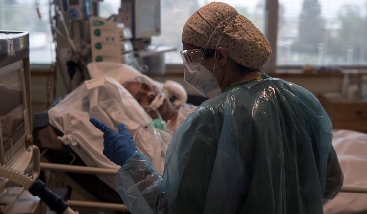 Chile registra cifra récord de 6,405 casos de COVID-19 en un día