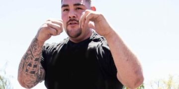 El boxeador mexicano Andy Ruiz sorprende con su preparación física