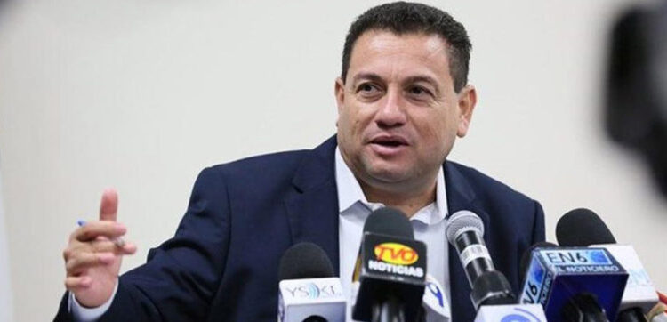 Ministro de Trabajo lamenta que alcalde d’Aubuisson no acate resoluciones judiciales y se mantenga impune