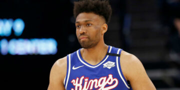 Jugador de la NBA con coronavirus fue captado jugando en un parque