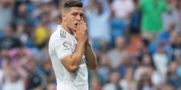 Jovic, aislado en su casa como medida de precaución