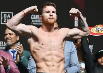 Saúl «Canelo» Álvarez dijo estar dispuesto a recortar su sueldo para volver a pelear