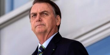 Presidente de Brasil, Jair Bolsonaro, da positivo a COVID-19