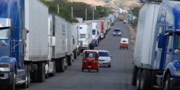 Bukele autoriza estadía de 10 días a transportistas de carga para la seguridad alimentaria