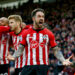 Che Adams anota un gol desde 40 metros para el Southampton y ganarle al Manchester City