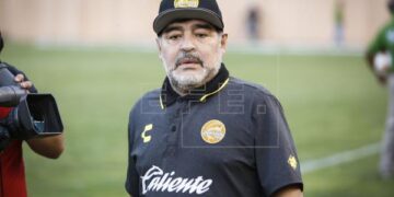 ¿Diego Maradona cómo el DT de España?