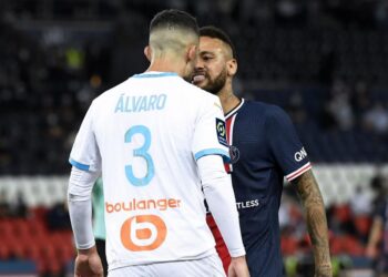 Neymar se enfrenta a una dura sanción por  darle golpes a Álvaro González