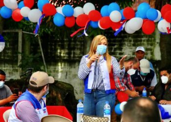“El gobierno no quiere rendir cuentas, el dinero lo están sacando de nuestro pueblo”: Beatriz Olmedo