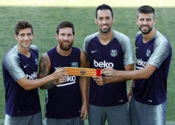 Messi sigue de primer capitán junto a Busquets, Piqué y Roberto