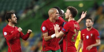 3-0: Diogo Jota se disfraza de Cristiano Ronaldo y Portugal sigue líder