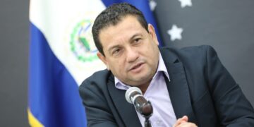 Ministro Castro a opositores políticos: “No es fácil combatir a los delincuentes, si ustedes los financian”