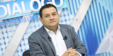 Rolando Castro señala que alcalde Muyshondt es quien debe enfrentar proceso judicial por retenciones de cuotas a empleados, no el tesorero de la alcaldía