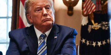 Trump dice que es “estúpido” hacer tantos tests de covid tras récord de casos
