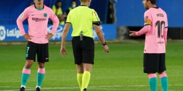 El Barcelona sufre para rescatar un empate 1-1 ante el Alavés