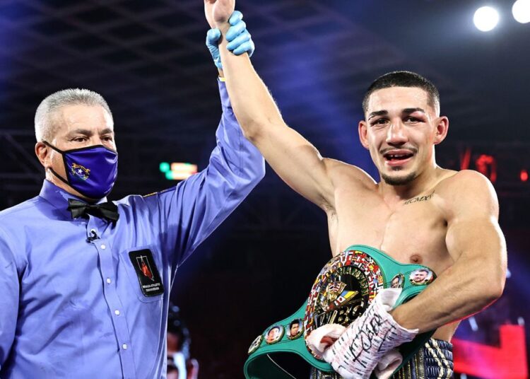 Teófimo López, nuevo rey unificado del peso ligero