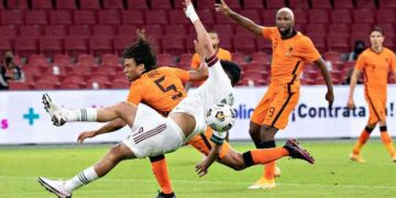 México gana de visita ante Holanda con un penal dudoso