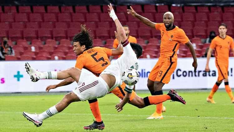 México gana de visita ante Holanda con un penal dudoso