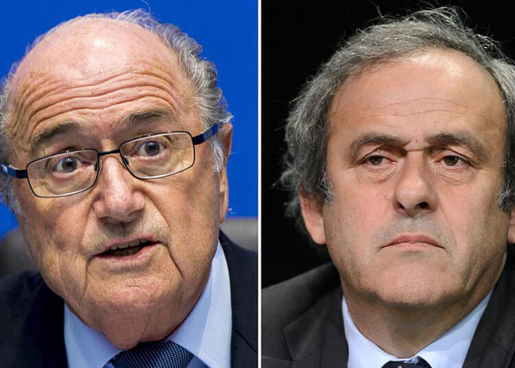 Acusan a Blatter y Platini de estafa