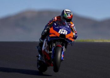 Victoria con Grand Chelem para Oliveira en Portimao y abandono de Mir