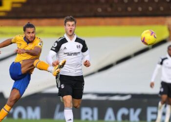 El Everton renace ante un Fulham frágil en defensa