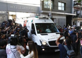 Maradona recibe el alta