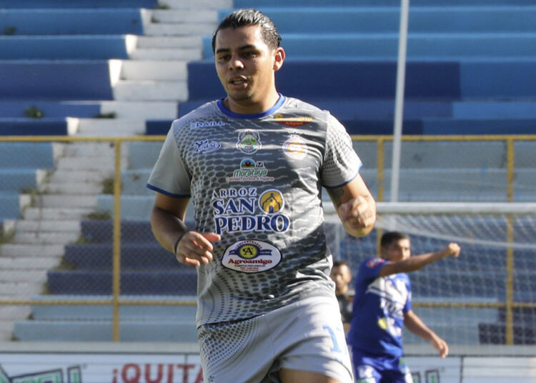 Alex Larín: «Agradezco al profesor De los Cobos por la confianza en mí»